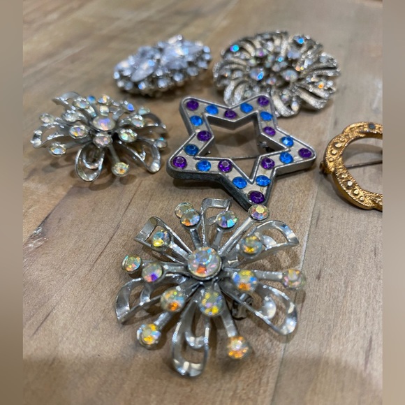 6 fun unique rhinestone pearl silver gold brooches - Picture 3 of 11
